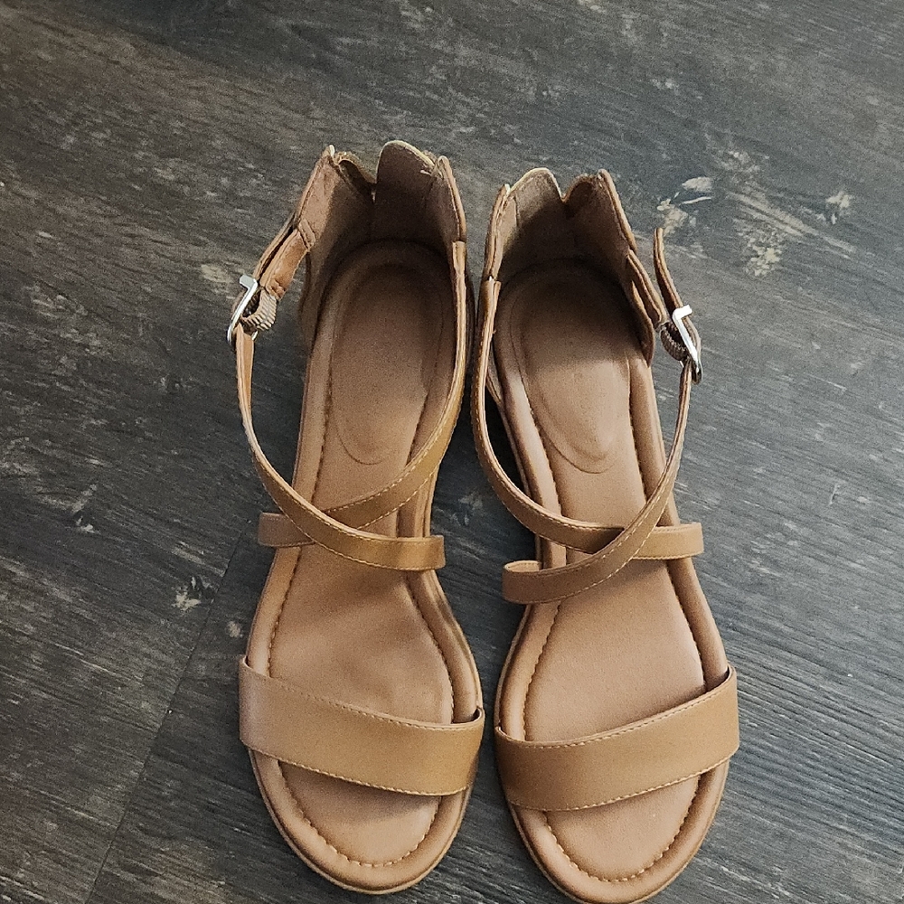 Kelly & Katie Brown Sandals